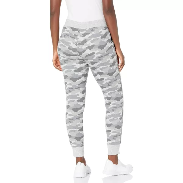 Amazon Essentials Womens French Terry Fleece Jogger Sweatpant Available in Plus SizeLight Grey Camo