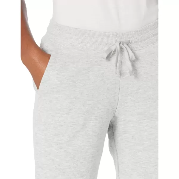 Amazon Essentials Womens French Terry Fleece Jogger Sweatpant Available in Plus SizeLight Grey Heather