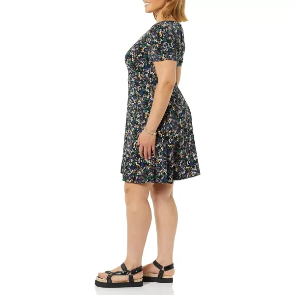 Amazon Essentials Womens Gathered Short Sleeve Crew Neck Aline Dress Available in Plus SizeBlack Ditsy Floral