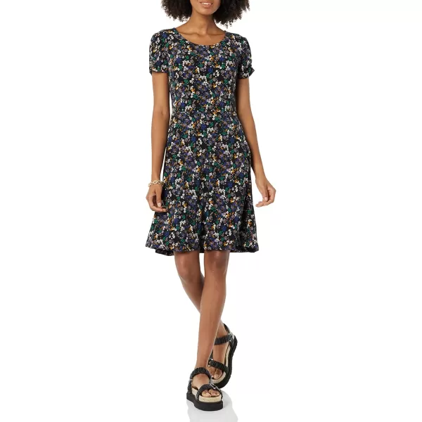 Amazon Essentials Womens Gathered Short Sleeve Crew Neck Aline Dress Available in Plus SizeBlack Ditsy Floral