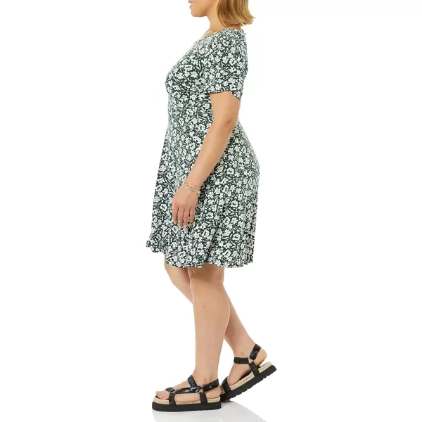 Amazon Essentials Womens Gathered Short Sleeve Crew Neck Aline Dress Available in Plus SizeDark Green Floral