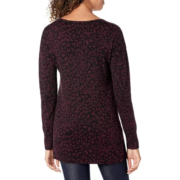 Amazon Essentials Womens Lightweight LongSleeve VNeck Tunic Sweater Available in Plus SizeBlack Animal Print