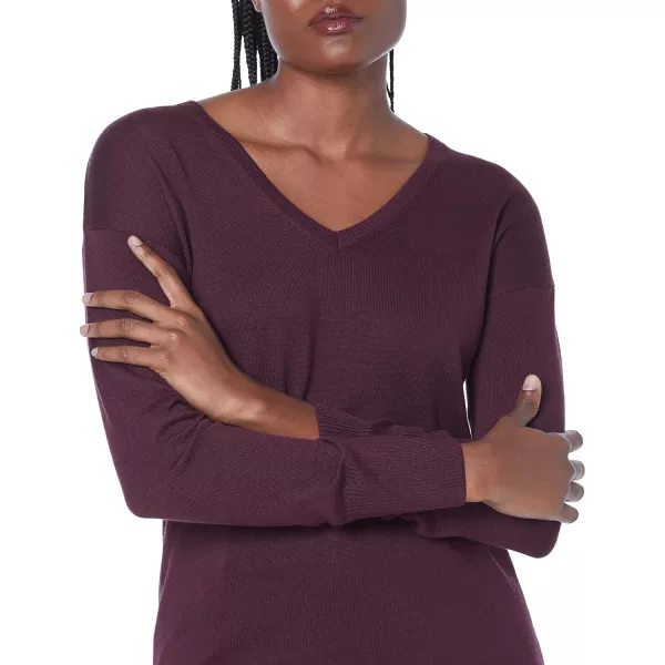 Amazon Essentials Womens Lightweight LongSleeve VNeck Tunic Sweater Available in Plus SizeBurgundy