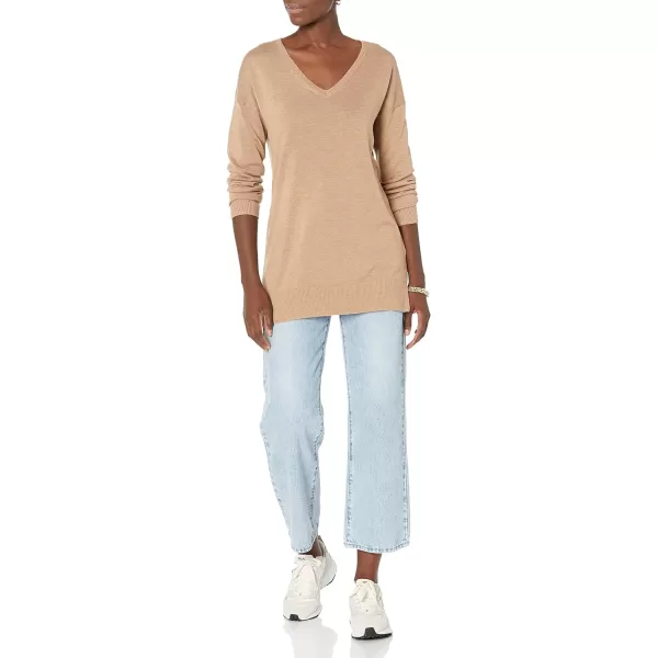 Amazon Essentials Womens Lightweight LongSleeve VNeck Tunic Sweater Available in Plus SizeCamel Heather