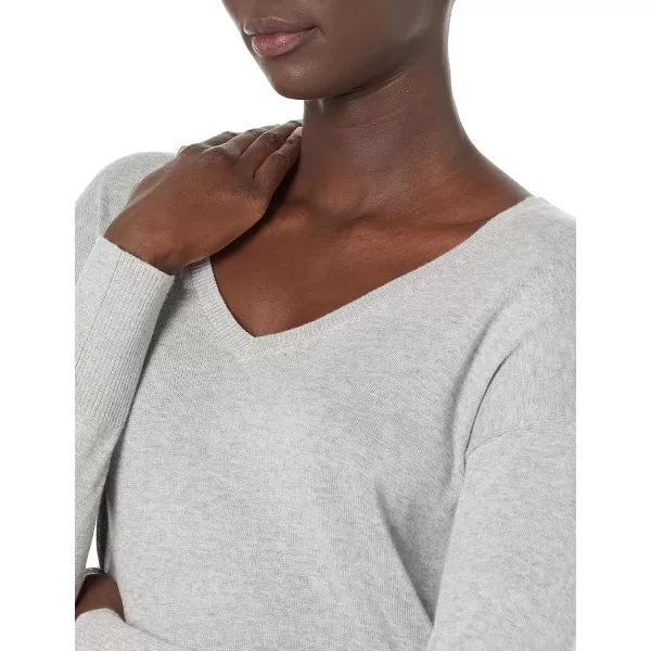 Amazon Essentials Womens Lightweight LongSleeve VNeck Tunic Sweater Available in Plus SizeLight Grey Heather