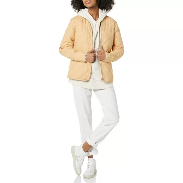 Amazon Essentials Womens Lightweight Padded JacketLight Camel