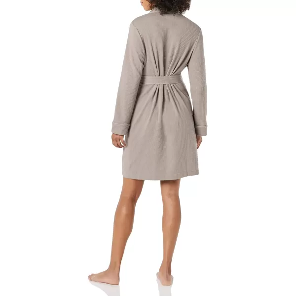 Amazon Essentials Womens Lightweight Waffle MidLength Robe Available in Plus SizeSmokey Grey