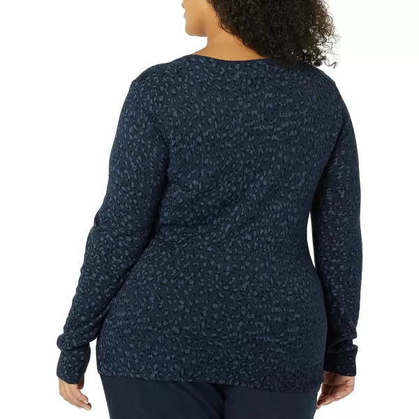 Amazon Essentials Womens LongSleeve Lightweight Crewneck Sweater Available in Plus SizeNavy Cheetah