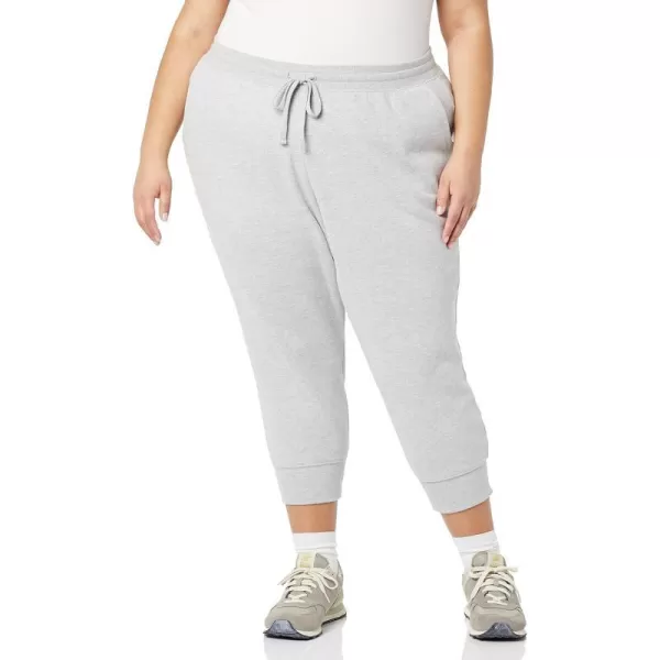 Amazon Essentials Womens French Terry Fleece Capri Jogger Sweatpant Available in Plus SizeGrey Heather