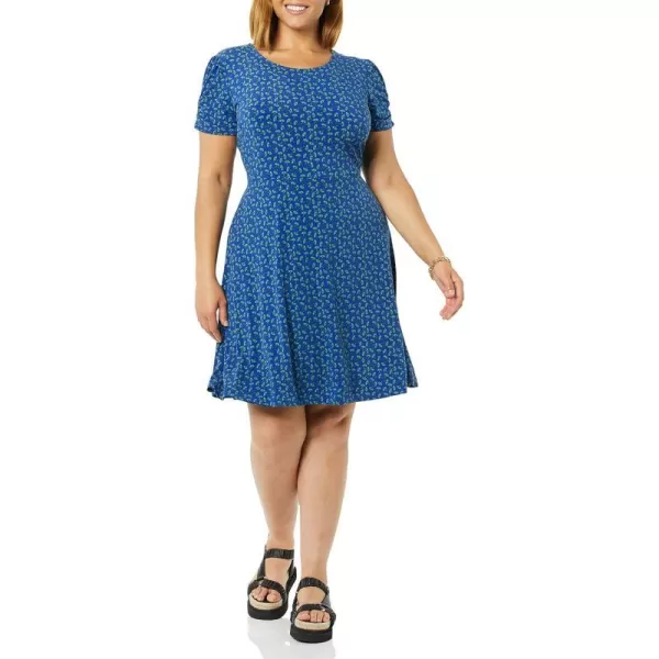 Amazon Essentials Womens Gathered Short Sleeve Crew Neck Aline Dress Available in Plus SizeBright Blue Floral