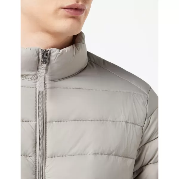 Amazon Essentials Mens Packable Lightweight WaterResistant Puffer Jacket Available in Big ampamp TallLight Grey