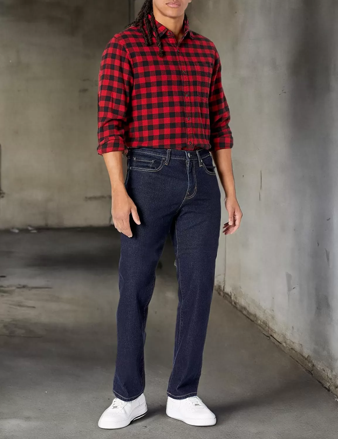 imageAmazon Essentials Jeans for Men Straight Fit BootcutRinsed