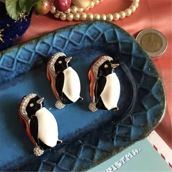 Christmas Santa Penguin Rhinestone Brooches for Women Girls Fashion Antique Alloy Enameled Cute CZ Red Hat Bird Animal Brooch Pins Scarves Shawl Clip Neck Bow Tie Necktie Dress Accessories JewelryChristmas Santa Penguin Rhinestone Brooches for Women Girls Fashion Antique Alloy Enameled Cute CZ Red Hat Bird Animal Brooch Pins Scarves Shawl Clip Neck Bow Tie Necktie Dress Accessories Jewelry