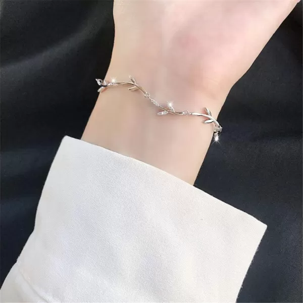 Crystal Leaf Bracelet for Women Girls Sterling Silver Danity Charm Link Bracelets Anklets Adjustable Chain Simple Elegant Jewelry Birthday Christmas Gifts for Daughter NieceCrystal Leaf Bracelet for Women Girls Sterling Silver Danity Charm Link Bracelets Anklets Adjustable Chain Simple Elegant Jewelry Birthday Christmas Gifts for Daughter Niece