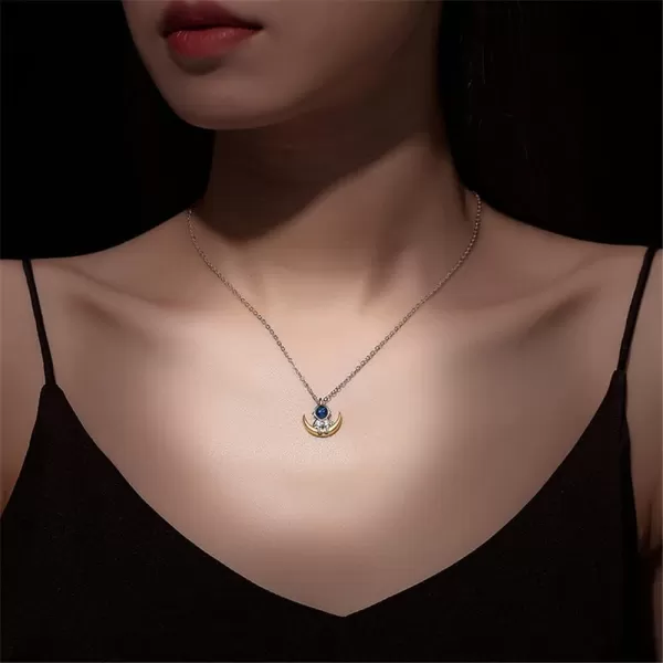 Dtja Moon Astronaut Pendant Necklace for Women Girls Silver Plated Unisex Adjustable Link Chain Cute Charm Couple Friends Necklaces Unique Birthday Valentine Jewelry Souvenir Giftwith Crescent