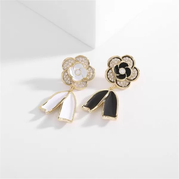 Rhinestone Camellia Flower Brooch Pin for Women Girls Gold Plated Dainty Cute Enamel Blossom Ribbon Lapel Pins Elegant Wedding Birthday Anniversary Jewelry Gift Souvenir WhiteRhinestone Camellia Flower Brooch Pin for Women Girls Gold Plated Dainty Cute Enamel Blossom Ribbon Lapel Pins Elegant Wedding Birthday Anniversary Jewelry Gift Souvenir White