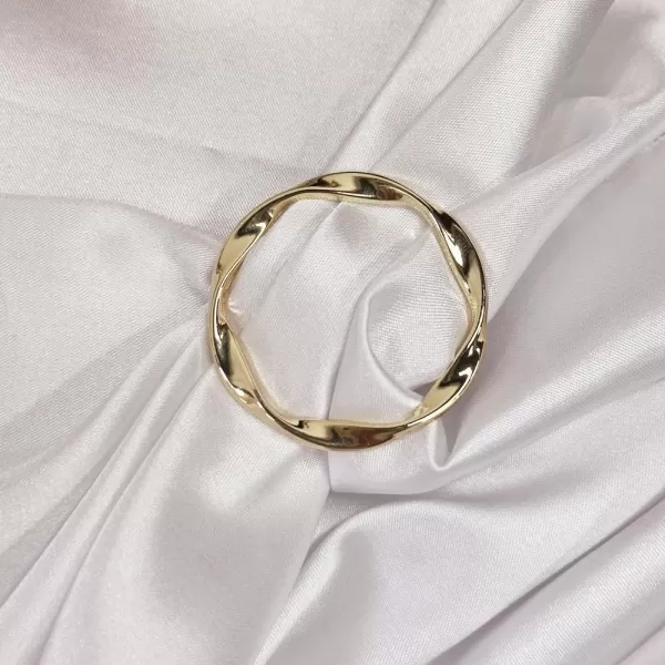 Round Twisted Circle Silk Scarf Ring Brooch for Women Girls Minimalist Shawl Scarves Buckle Wrap Clip Fashion Dress Accessories Decoration Jewelry GiftGold