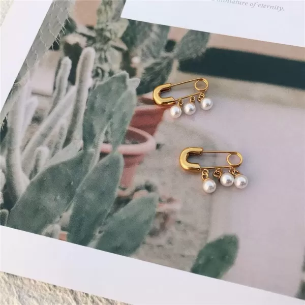 Cute Safety Pin Small Hoop Earrings for Women Girls Stainless Steel 14K Gold Plated Cartilage Pearl Dangle Hoops Fashion Personalized Birthday Gifts 15mmCute Safety Pin Small Hoop Earrings for Women Girls Stainless Steel 14K Gold Plated Cartilage Pearl Dangle Hoops Fashion Personalized Birthday Gifts 15mm