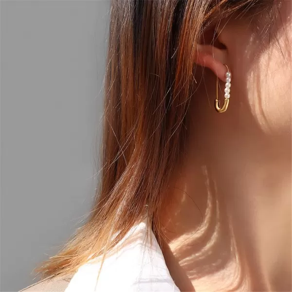 Retro Pearl Safety Pin Cartilage Hoop Earrings for Women Girls Stainless Steel Imitation Pearls Cute Hoops Dangle Drop Fashion Hypoallergenic Jewelry Gifts 25mmGold