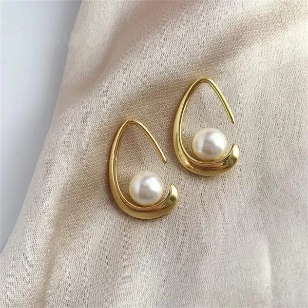 16G Minimalist Pearl Teardrop Dangle Hoop Earrings for Women Girls 14K Gold Plated Imitation 8mm Pearls Curved Wire Thick Threader Dangling Huggie Hoops Lightweight Upside Down Ear Piercing Jewelry16G Minimalist Pearl Teardrop Dangle Hoop Earrings for Women Girls 14K Gold Plated Imitation 8mm Pearls Curved Wire Thick Threader Dangling Huggie Hoops Lightweight Upside Down Ear Piercing Jewelry