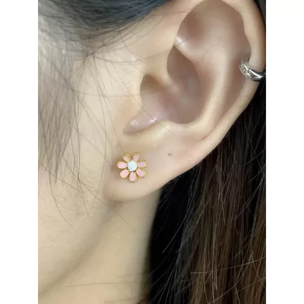 18G Cute Daisy Flower Stud Cartilage Earrings for Women Girls 14K Gold Plated Stainless Steel Enameled Dainty Screw Back Studs Sleeper Tragus Post Hypoallergenic Piercing Body JewelryPink