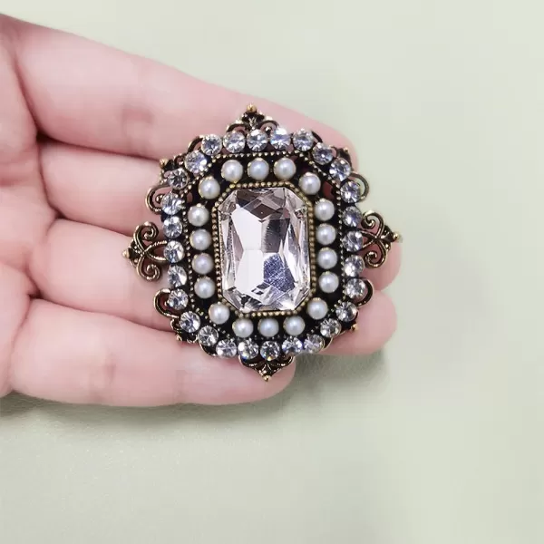 Antique Rhinestone Brooch Pin for Women Girls Gold Tone Vintage Baroque Rectangle Crystal Shell Pearl Boho Victorian Style Brooches Lapel Pins Elegant Wedding Christmas Festival Ornament Jewelry GiftClear CZ