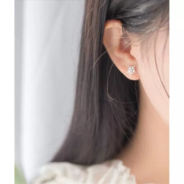CZ Snowflake Stud Earrings for Women Girls S925 Sterling Silver Clear Cubic Zirconia Winter Flower Cartilage Traugs Post Pin Earring Hypoallergenic Pierced Ear Fashion Elegant Jewelry Christmas GiftsCZ Snowflake Stud Earrings for Women Girls S925 Sterling Silver Clear Cubic Zirconia Winter Flower Cartilage Traugs Post Pin Earring Hypoallergenic Pierced Ear Fashion Elegant Jewelry Christmas Gifts
