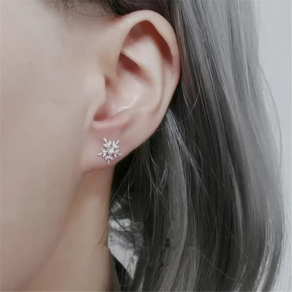 CZ Snowflake Stud Earrings for Women Girls S925 Sterling Silver Clear Cubic Zirconia Winter Flower Cartilage Traugs Post Pin Earring Hypoallergenic Pierced Ear Fashion Elegant Jewelry Christmas GiftsCZ Snowflake Stud Earrings for Women Girls S925 Sterling Silver Clear Cubic Zirconia Winter Flower Cartilage Traugs Post Pin Earring Hypoallergenic Pierced Ear Fashion Elegant Jewelry Christmas Gifts