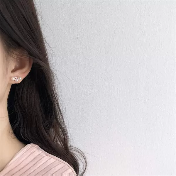 Cute Pearl Cartilage 4mm Mini Ball Stud Earrings for Women Girls S925 Sterling Silver Rose Gold Plated Tiny Small White Imitation Pearls Cuff Ear Climber Sweep Pin Tragus Nickel FreeCute Pearl Cartilage 4mm Mini Ball Stud Earrings for Women Girls S925 Sterling Silver Rose Gold Plated Tiny Small White Imitation Pearls Cuff Ear Climber Sweep Pin Tragus Nickel Free