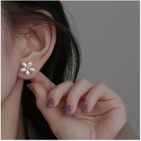 Dainty Shell Pearl Flower 925 Sterling Silver Stud Earrings for Women Girls Hypoallergenic Imitation Pearls Petal Cute Small Floral Cartilage Tragus Post Elegant Wedding Jewelry GiftGold Plated