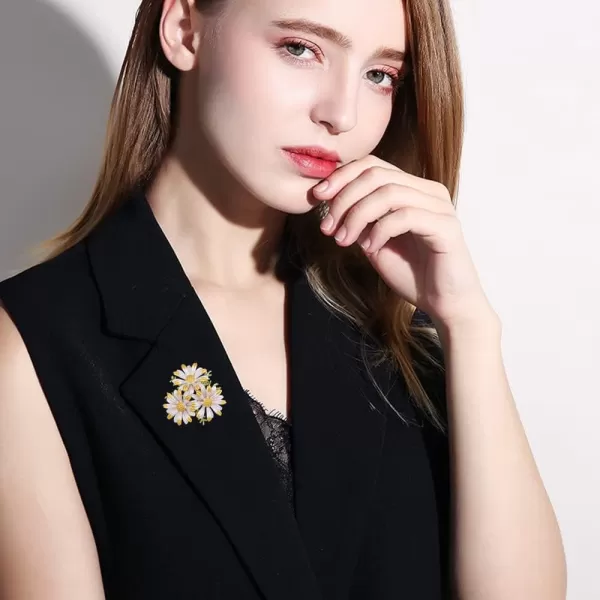 Gold Daisy Flower Brooch Pin for Women Men Fashion Cute Sunflower Leaf Brooches Lapel Pins Elegant Dress Accessories Jewelry Boutonniere Corsage for Hat Bag Suit Tie Gift Wedding Birthday Fathers DayGold Daisy Flower Brooch Pin for Women Men Fashion Cute Sunflower Leaf Brooches Lapel Pins Elegant Dress Accessories Jewelry Boutonniere Corsage for Hat Bag Suit Tie Gift Wedding Birthday Fathers Day