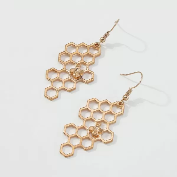 Honeycomb with Bee Dangle Earrings for Women Girls Gold Plated Hollow Enameled Bumblebee Hives Drop Fish Hook Stud Unique Lightweight Holiday Party Jewelry GiftsHoneycomb with Bee Dangle Earrings for Women Girls Gold Plated Hollow Enameled Bumblebee Hives Drop Fish Hook Stud Unique Lightweight Holiday Party Jewelry Gifts