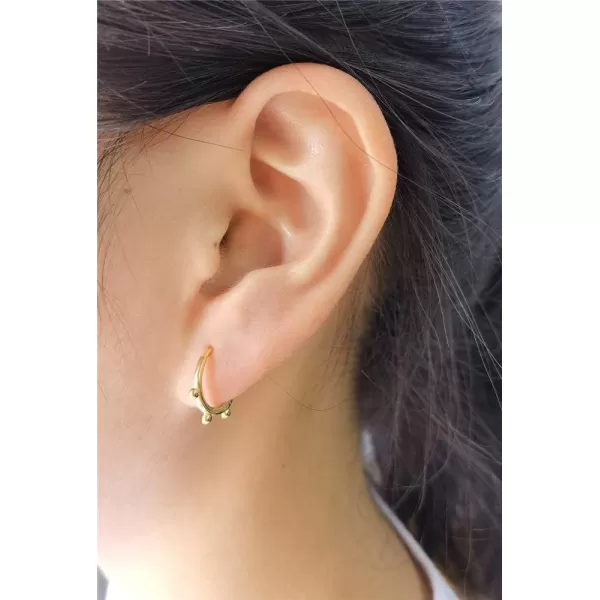Huggie Beaded Small Sleeper Hoop Earrings for Women Girls 925 Sterling Silver Minimalist Tiny Ball Bead Stud Cuff Cartilage Helix Wrap Fashion Dainty Hypoallergenic JewelryGold