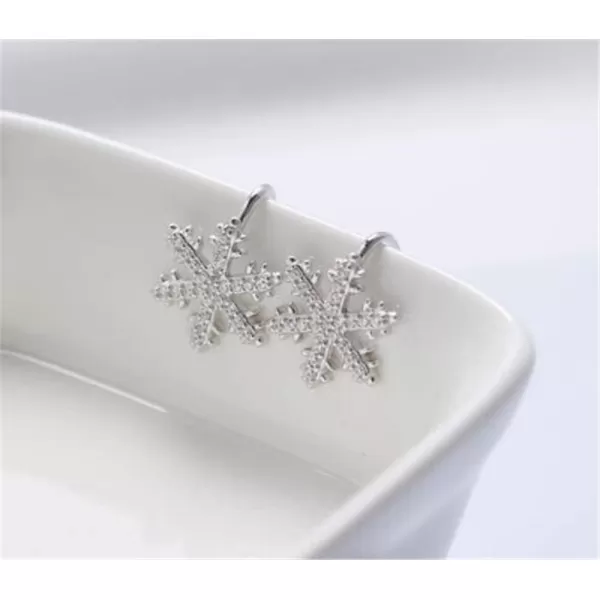 Huggie CZ Snowflake Cuff Wrap Cartilage Earrings for Women Girls S925 Sterling Silver Charm Austrian Crystal Clear Diamond Hoop Clip on Non Piercing Winter Jewelry Fashion Wedding Christmas GiftsHuggie CZ Snowflake Cuff Wrap Cartilage Earrings for Women Girls S925 Sterling Silver Charm Austrian Crystal Clear Diamond Hoop Clip on Non Piercing Winter Jewelry Fashion Wedding Christmas Gifts