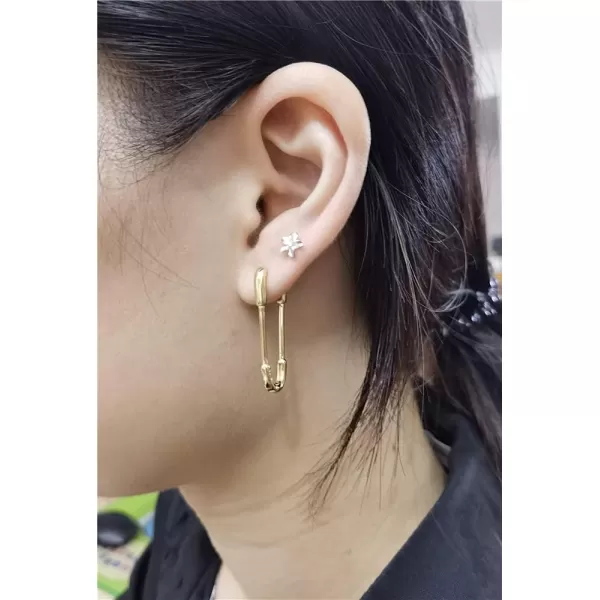 Huggie Safety Pin Small Hoop Earrings for Women Girls 925 Silver Plated Minimalist Cartilage Sleeper Hoops Lightweight Lock Dangle Drop Fashion Simple JewelryGold