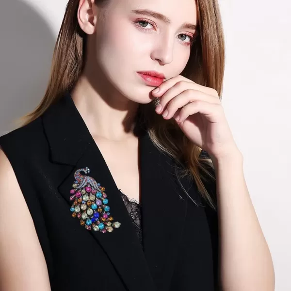 Rhinestone Peacock Brooch Pin for Women Girls Fashion Exquisite Exaggerated Big Crystal Bird Animal Brooches Lapel Pins Elegant Dress Accessories Wedding Christmas Birthday Jewelry GiftColorful CZ
