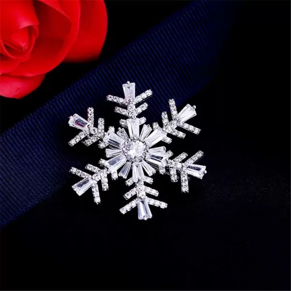 Rhinestone Snowflake Brooches for Women Girls Men Fashion Dainty Crystal Silvery Brooch Lapel Pin Dress Suit Accessories Jewelry Christmas Winter Party Unisex GiftsRhinestone Snowflake Brooches for Women Girls Men Fashion Dainty Crystal Silvery Brooch Lapel Pin Dress Suit Accessories Jewelry Christmas Winter Party Unisex Gifts