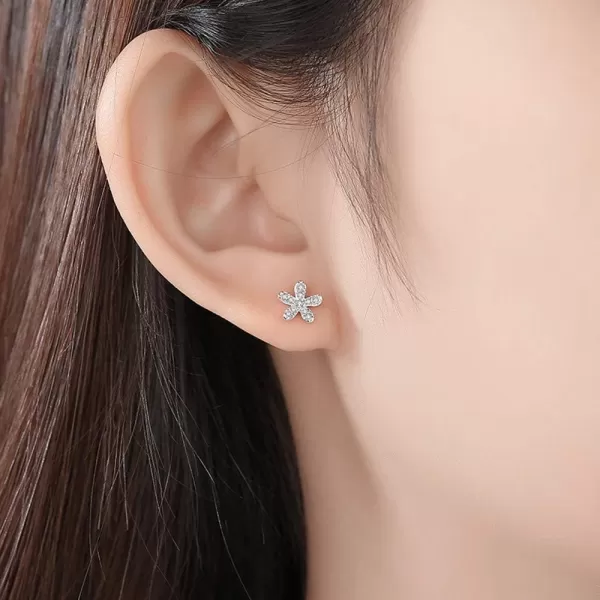 Tiny CZ Daisy Flower 20g Stud Tragus Earrings for Women Teen Girls Sterling Silver Crystal Diamond Piercing Dainty Shiny Barbell Cartilage Post Screw Back Hypoallergenic Jewelrysilver