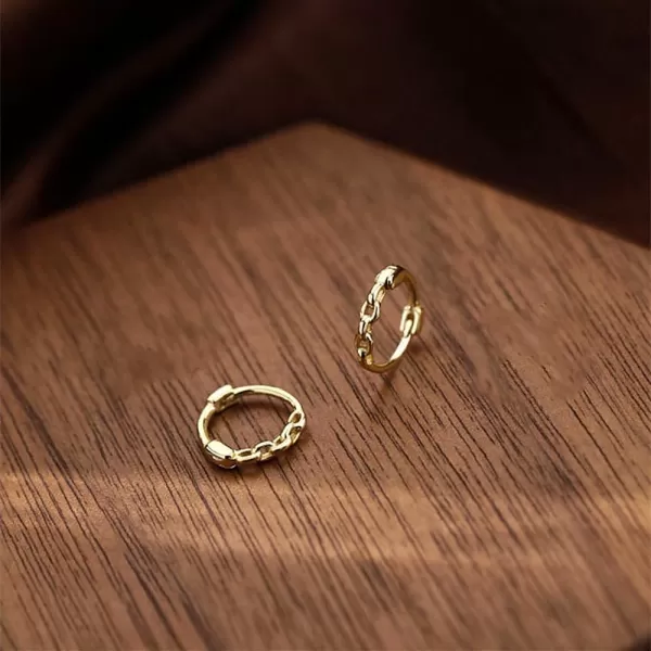 Tiny Chain Cartilage Small Hoop Earrings 925 Sterling Silver for Women Girls Minimalist Dainty Huggie Sleeper Hoops Inner 75mm Hypoallergenic Fashion Fake 20G Body Piercing JewelryGold