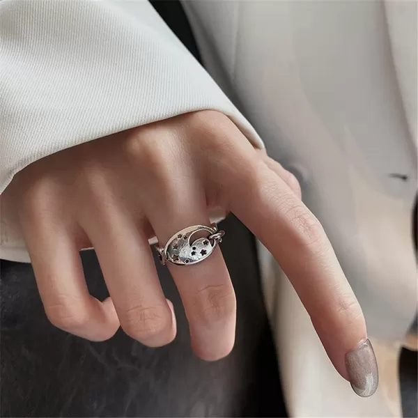 Vintage Moon Star Finger Rings for Women Girls Silver Plated Hollow Disc Link Chain Chunky Expendable Knuckle Open Band Ring Comfort Fit Retro Summer Vacation JewelryVintage Moon Star Finger Rings for Women Girls Silver Plated Hollow Disc Link Chain Chunky Expendable Knuckle Open Band Ring Comfort Fit Retro Summer Vacation Jewelry