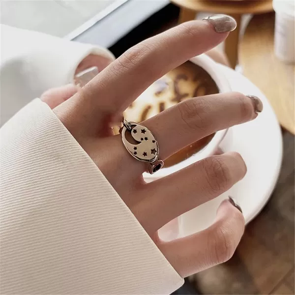 Vintage Moon Star Finger Rings for Women Girls Silver Plated Hollow Disc Link Chain Chunky Expendable Knuckle Open Band Ring Comfort Fit Retro Summer Vacation JewelryVintage Moon Star Finger Rings for Women Girls Silver Plated Hollow Disc Link Chain Chunky Expendable Knuckle Open Band Ring Comfort Fit Retro Summer Vacation Jewelry