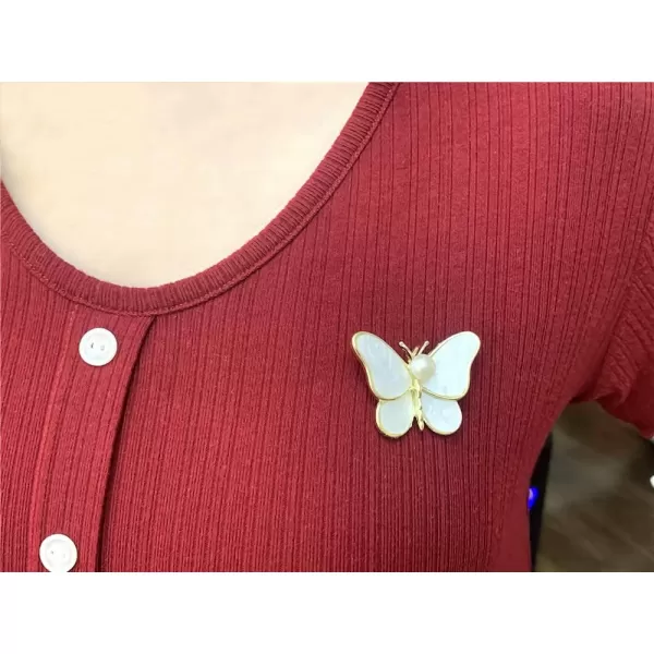 imageShell Pearl Butterfly Brooch Pin for Women Girls Fashion Gold Plated Winged Brooches Pins Necktie Dress Accessories Bouquet Decor Elegant Wedding Birthday Anniversary Jewelry Gifts for Mom Sister