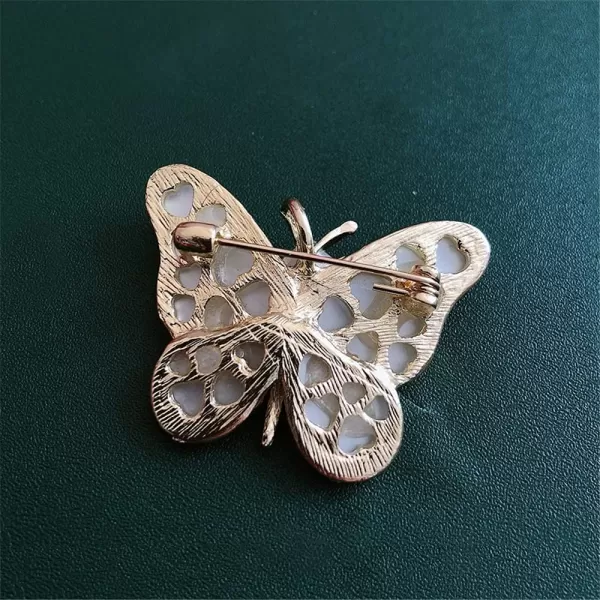 imageShell Pearl Butterfly Brooch Pin for Women Girls Fashion Gold Plated Winged Brooches Pins Necktie Dress Accessories Bouquet Decor Elegant Wedding Birthday Anniversary Jewelry Gifts for Mom Sister