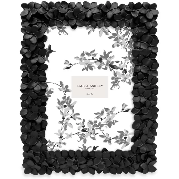 Laura Ashley 4x6 Mint Green Flower Textured Hand-Crafted Resin Picture Frame w/Easel &amp; Hook for Tabletop &amp; Wall Display, Decorative Floral Design Home Décor, Photo Gallery, Art 