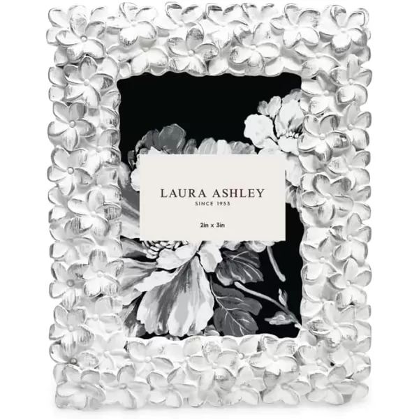 Laura Ashley 4x6 Mint Green Flower Textured Hand-Crafted Resin Picture Frame w/Easel &amp; Hook for Tabletop &amp; Wall Display, Decorative Floral Design Home Décor, Photo Gallery, Art 