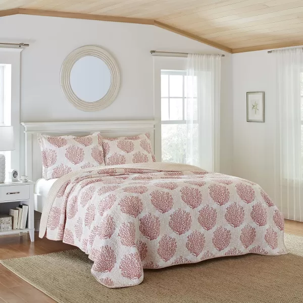 Laura Ashley | Coral Coast Collection | Quilt Set - Ultra Soft All Season Bedding, Reversible Stylish Bedding with Matching Sham, Queen, Coral