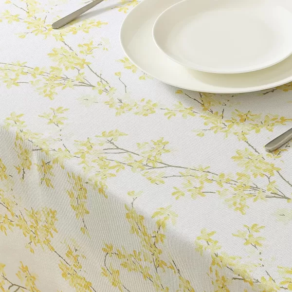 Laura Ashley Decorative Tablecloth, Wrinkle and Stain Resistant, Spillproof Water Repellant, Easy Care Washable Polyester Fabric for Dining, Kitchen, Holiday and Party, 70" Round, Cosmos
