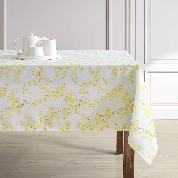 Laura Ashley Decorative Tablecloth, Wrinkle and Stain Resistant, Spillproof Water Repellant, Easy Care Washable Polyester Fabric for Dining, Kitchen, Holiday and Party, 70" Round, Cosmos