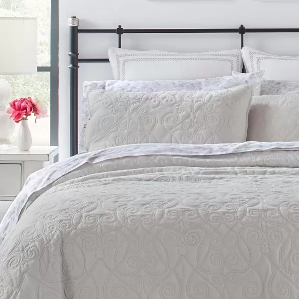 Laura Ashley Felicity Collection Quilt Set-100% Cotton, Reversible, All Season Bedding with Matching Sham, Pre-Washed for Added Softness, Queen, White