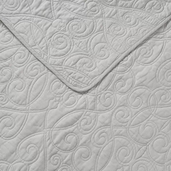 Laura Ashley Felicity Collection Quilt Set-100% Cotton, Reversible, All Season Bedding with Matching Sham, Pre-Washed for Added Softness, Queen, White